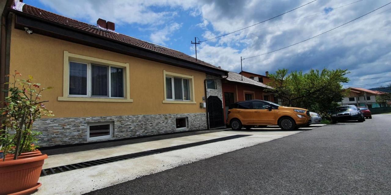 Apartament La Sika Orşova Екстериор снимка