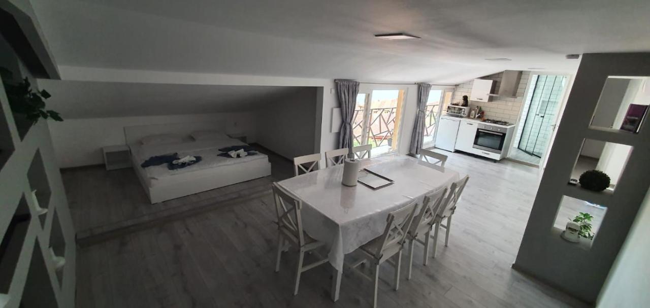 Apartament La Sika Orşova Екстериор снимка